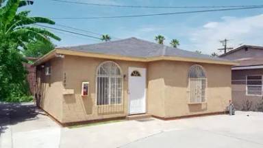 Main picture of 1289 W 36th Pl