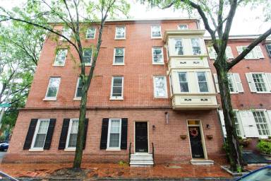 Main picture of 537 Delancey St