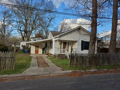 Main picture of 517 Chopin St