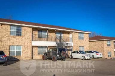 Main picture of 700 S Amy Ln