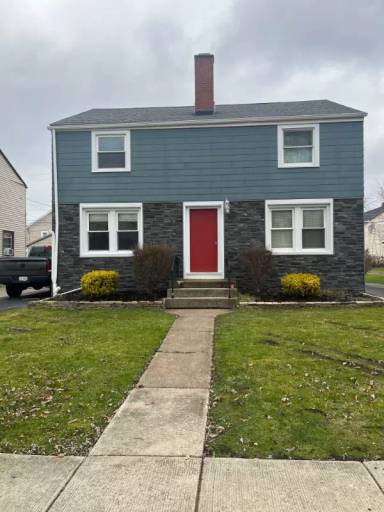 Main picture of 45 Henderson Ave