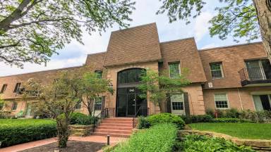 Main picture of 1240 Park Ave W