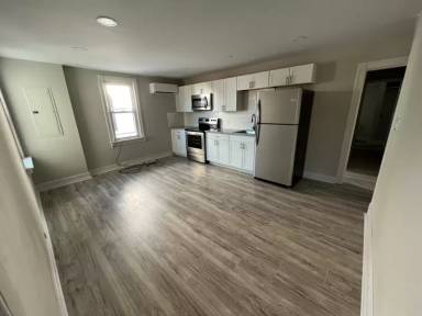 Main picture of 605 E Broad St