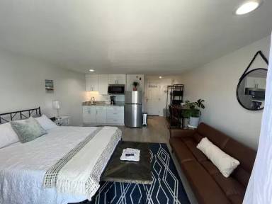 Main picture of 415 Ocean Blvd