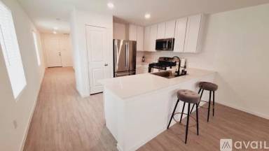Main picture of 7615 Aston Peak