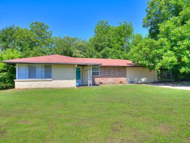 Main picture of 4301 N Terry Ave