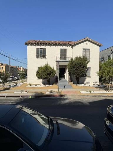 Main picture of 401 N Curson Ave