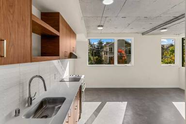Main picture of 520 N 39th St