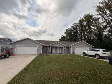 Main picture of 8395 4th St