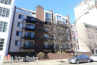 Main picture of 1220 N La Salle Dr