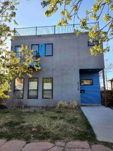 Main picture of 3115 Lawrence St