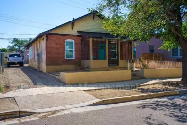Main picture of 312 Arno St NE