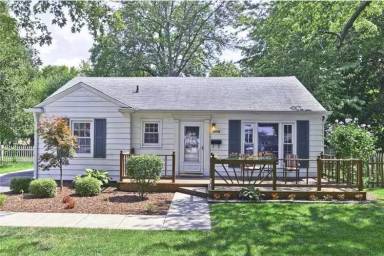 Main picture of 5715 Rosslyn Ave