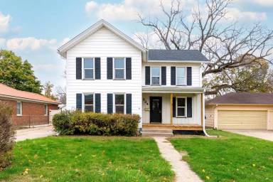 Main picture of 634 N State St