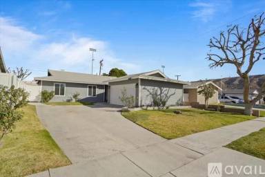 Main picture of 27446 Arriola Ave