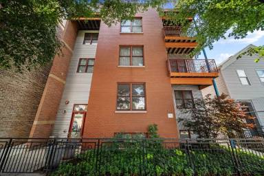 Main picture of 1621 S Carpenter St