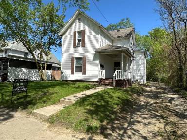 Main picture of 1910 Pringle Ave