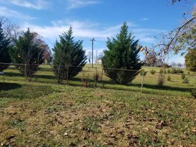 Main picture of 6611 Combs Ferry Rd