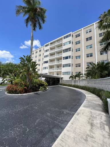 Main picture of Riverside Club