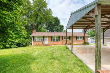 Main picture of 1760 Memorial Drive Ext