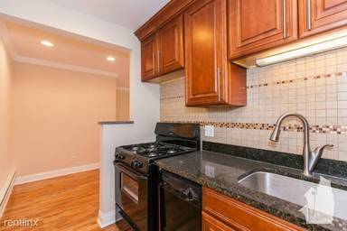 Main picture of 555 W Arlington Apartments