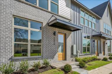 Main picture of 5496 End Village Dr E