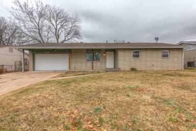 Main picture of 20133 E 2nd St
