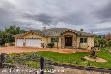 Main picture of 1348 Banyan Dr