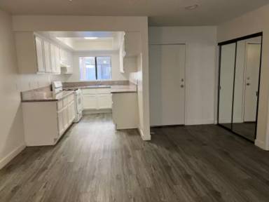 Main picture of 15020 Burbank Blvd