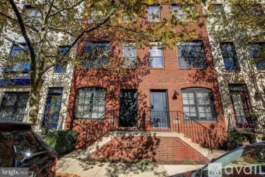 Main picture of 4402 Longfellow St