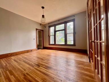 Main picture of 2121 11th Ave S