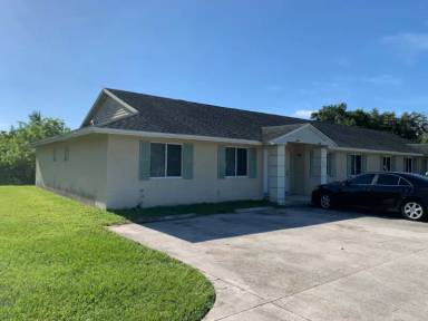 Main picture of 1661 SE Lennard Rd