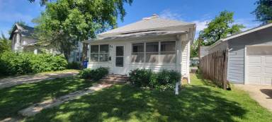 Main picture of 218 E National St