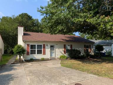 Main picture of 693 Trails Ln