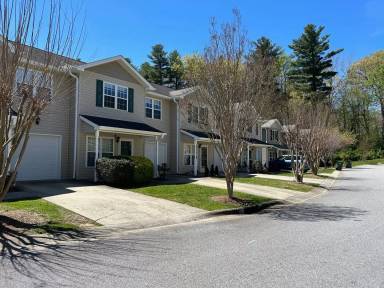Main picture of 51 Lanceford Cir