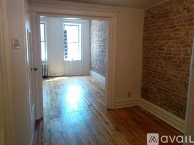 Main picture of 135 E 32nd St