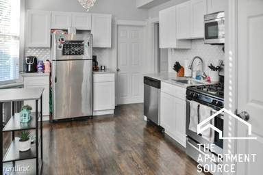 Main picture of 1446 W Fletcher St