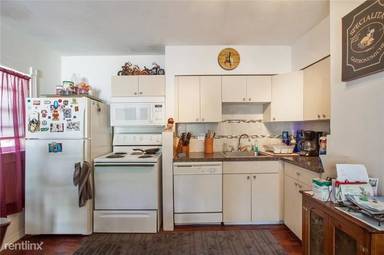 Main picture of 1027 NE 35th St