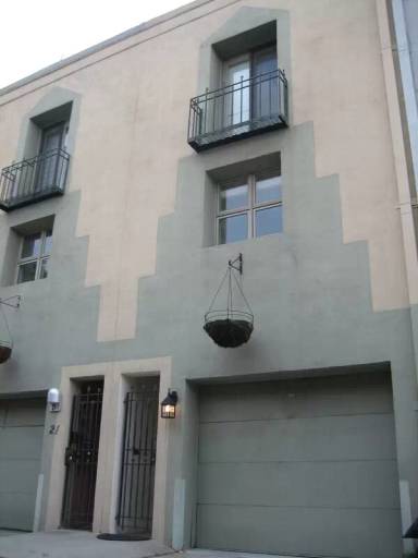 Main picture of 19 E Churchill St