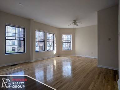 Main picture of 654-64 W Cornelia Ave