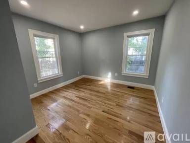 Main picture of 372 Beacon St