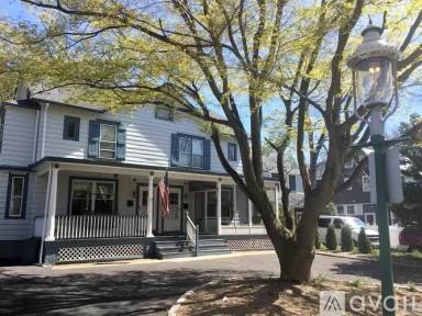 Main picture of 17 Sherman Ave