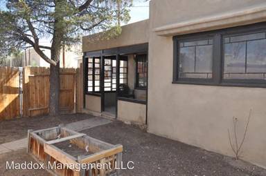 Main picture of 512 High St SE