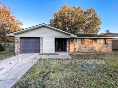 Main picture of 1018 S Idlewild Dr