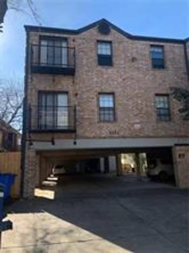 Main picture of 1013 W 23rd St