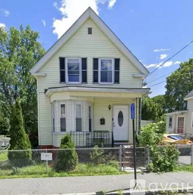 Main picture of 40 S Whipple St