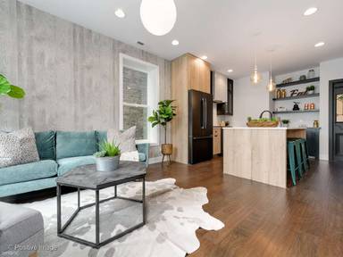 Main picture of 1809 W Augusta Blvd