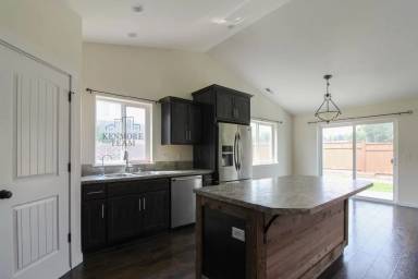 Main picture of 1204 9th St