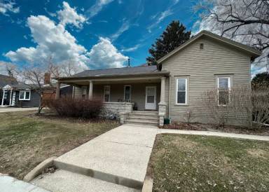 Main picture of 703 Elm St