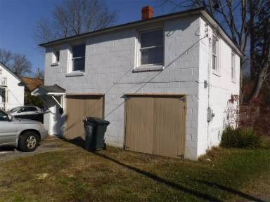 Main picture of 211 S Back River Rd